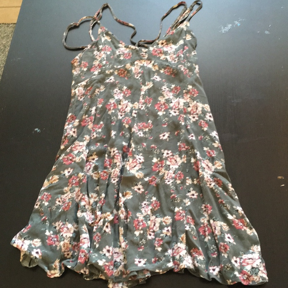 Trendy criss cross sun dress